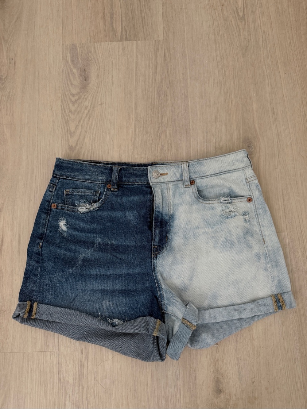 American eagle High-Waist Two-Tone Denim Shorts - Blue/Light Blue